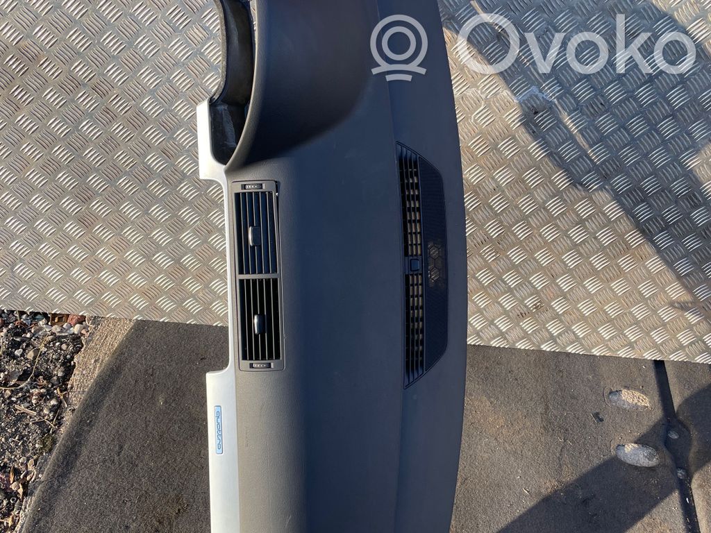 Audi A4 S4 B7 8E 8H Dashboard 