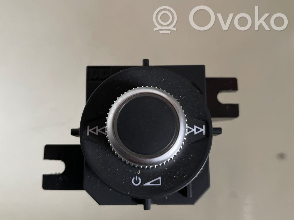 Audi Q2 - Sound control switch 