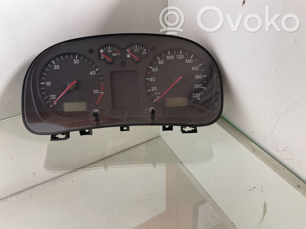 Volkswagen Golf IV Velocímetro (tablero de instrumentos) 