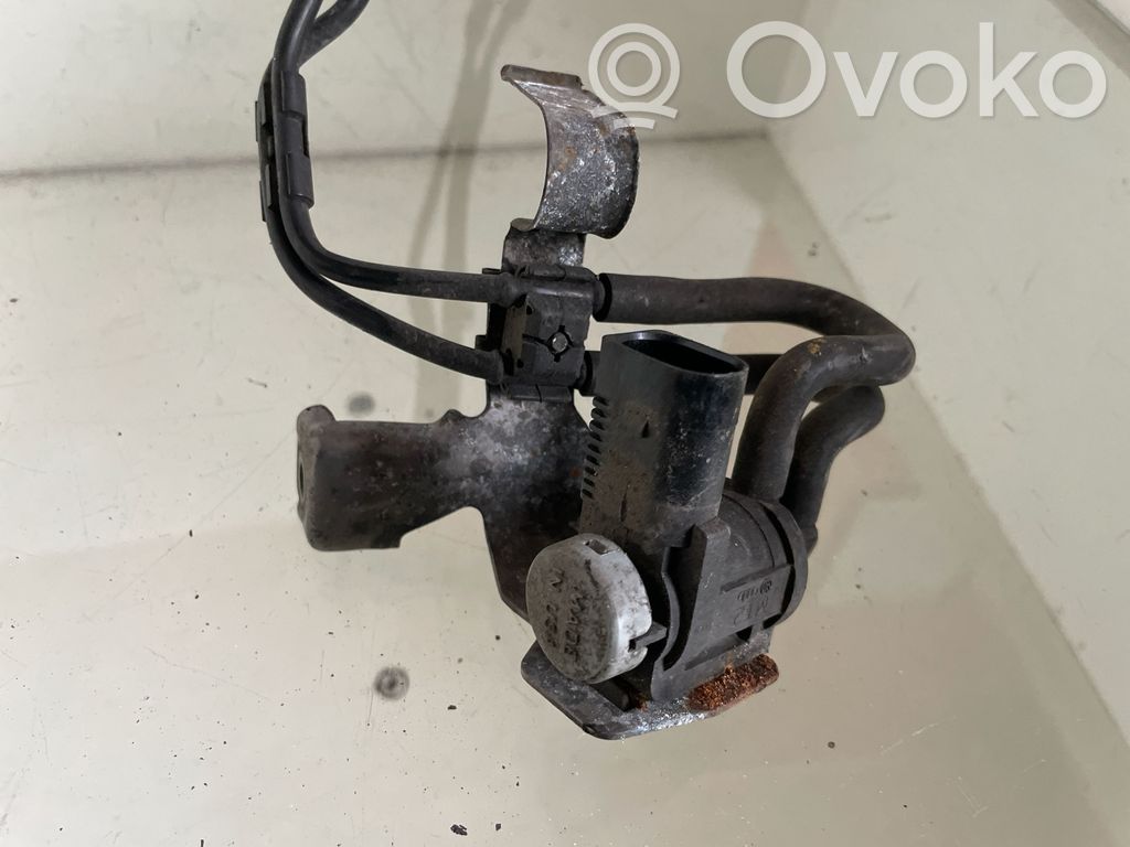 Volkswagen Touran II Zawór podciśnienia 