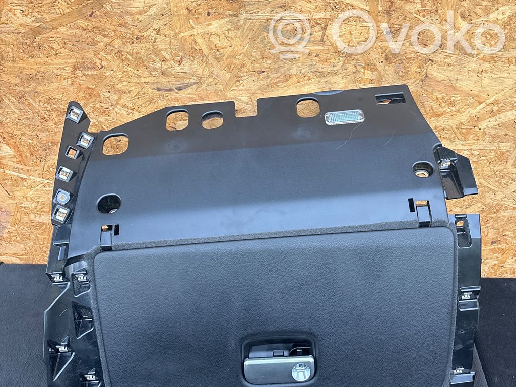 Porsche Macan (95B) Handschuhfach 