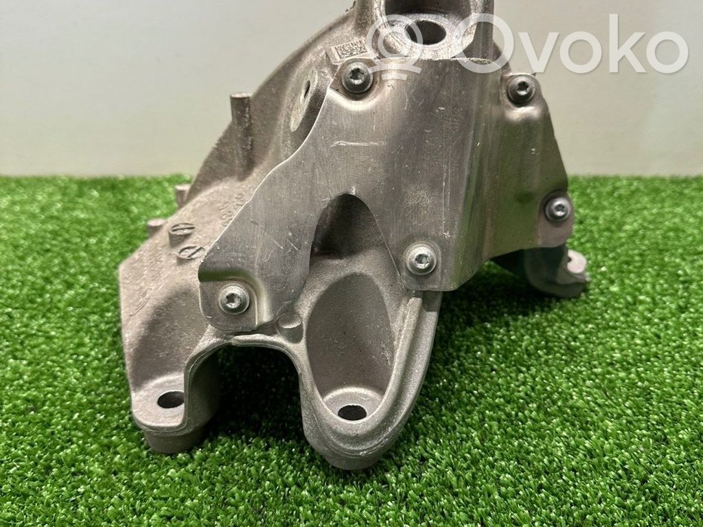 BMW X7 G07 Engine mounting bracket 