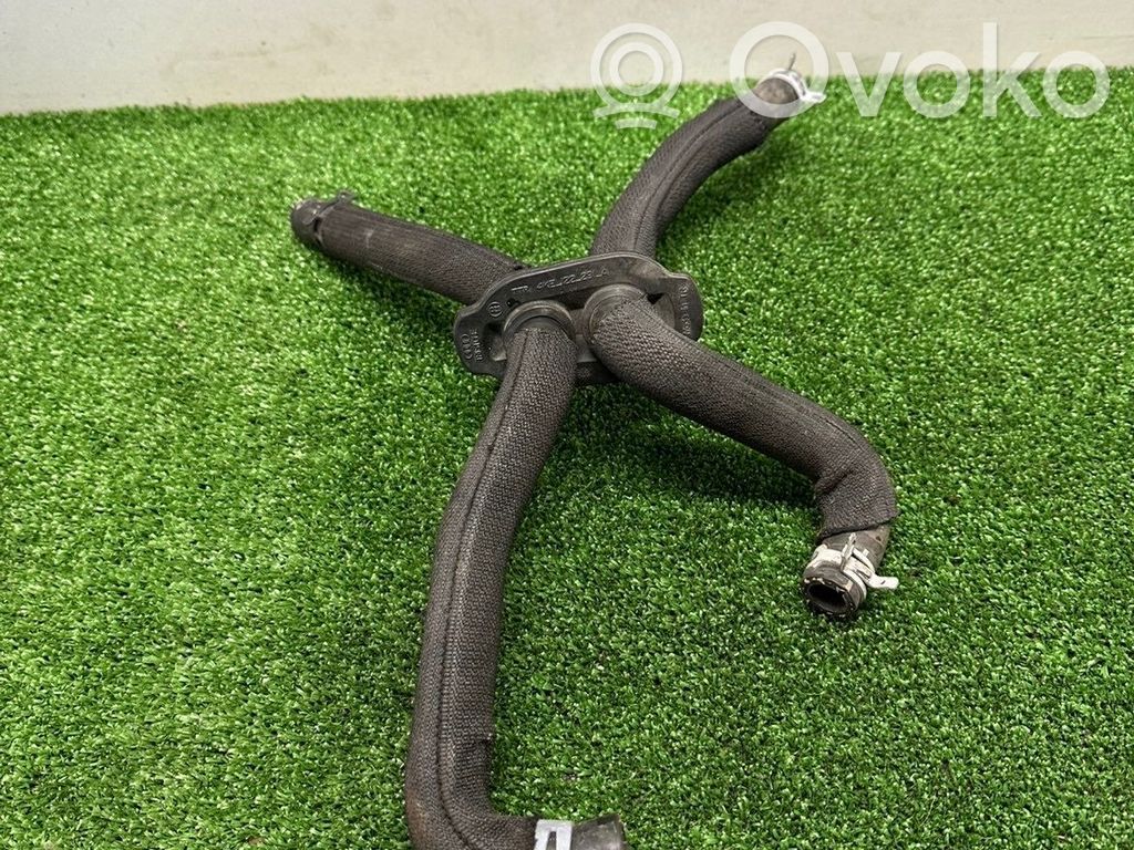 Muu moottoritilan osa   4KE122291A