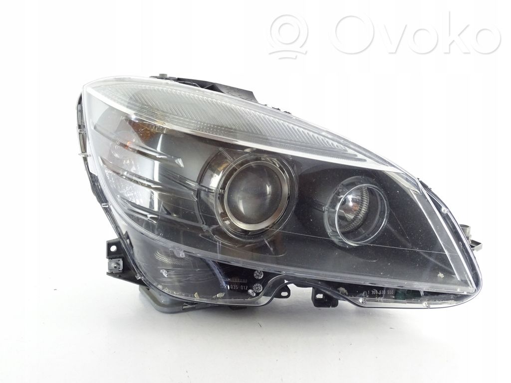 Mercedes-Benz C W204 Lampa przednia 