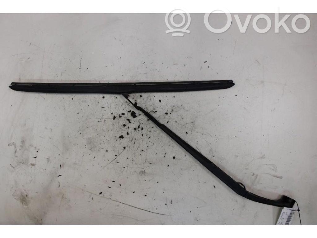 Front wiper blade arm