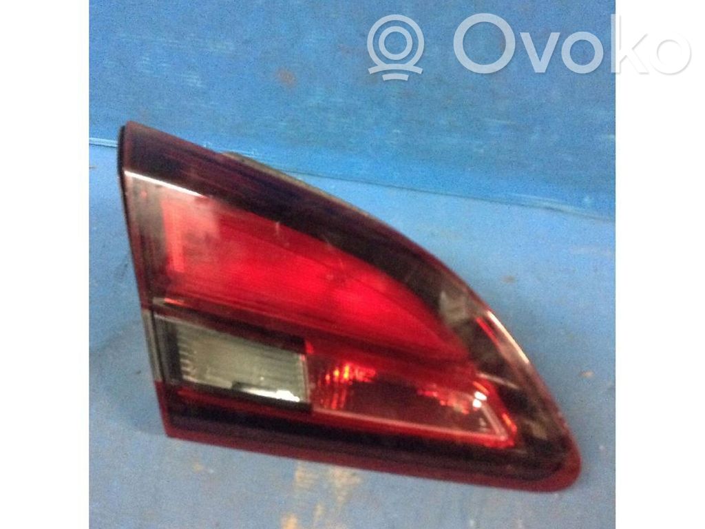 Opel Astra J Lampy tylnej klapy bagażnika 