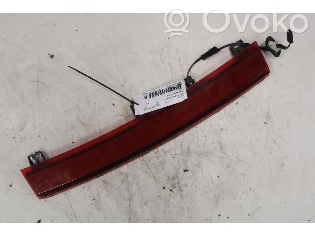 Kolmas/lisäjarruvalo   8X0945097