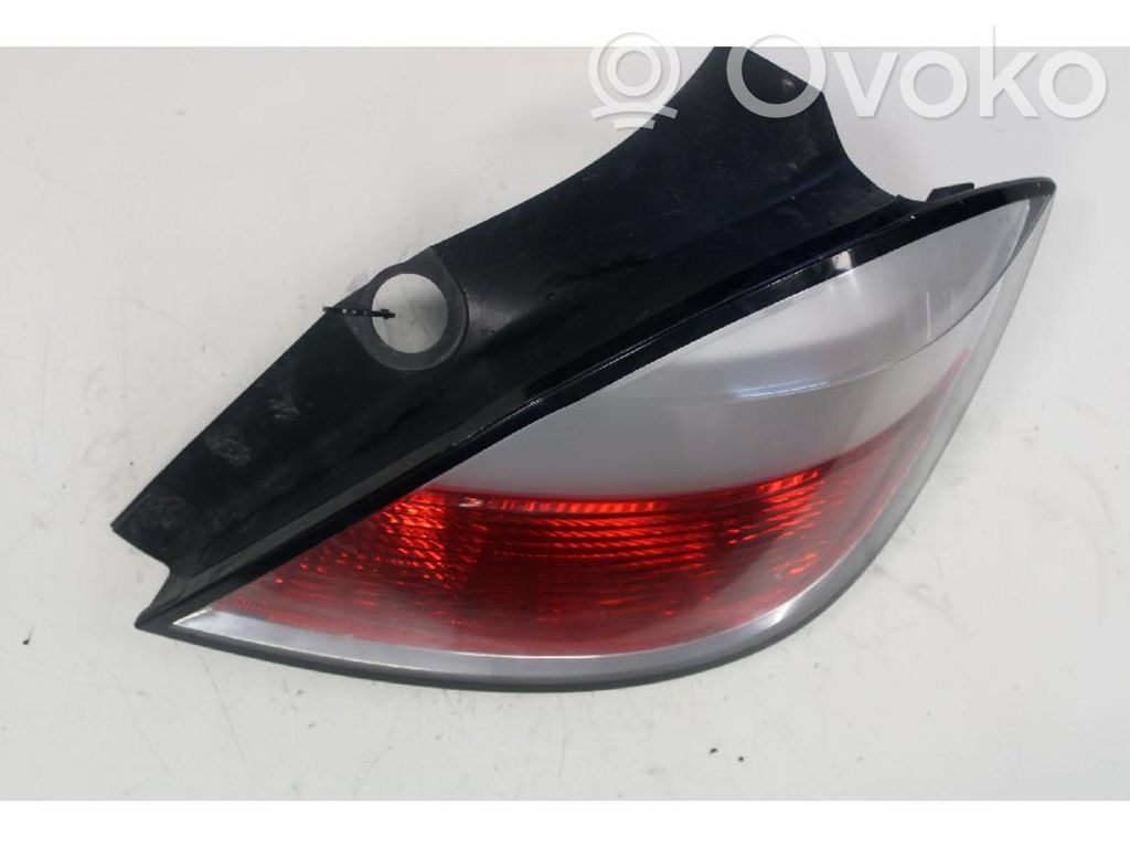 Opel Astra H Lampa tylna 
