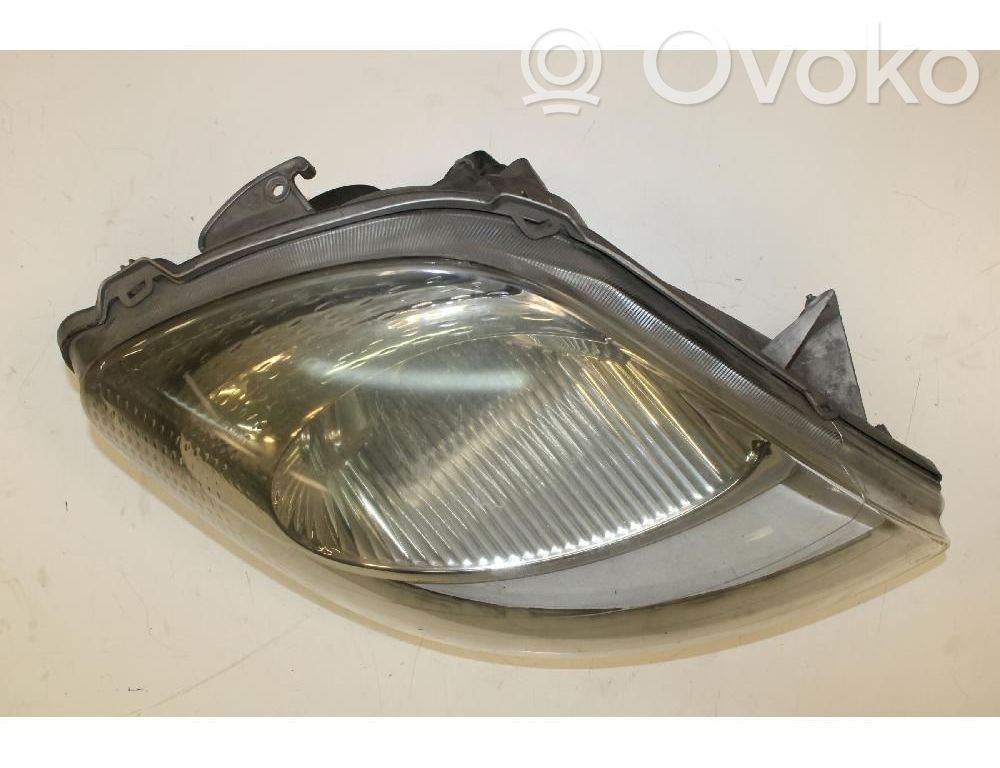 Opel Vivaro Lampa przednia 