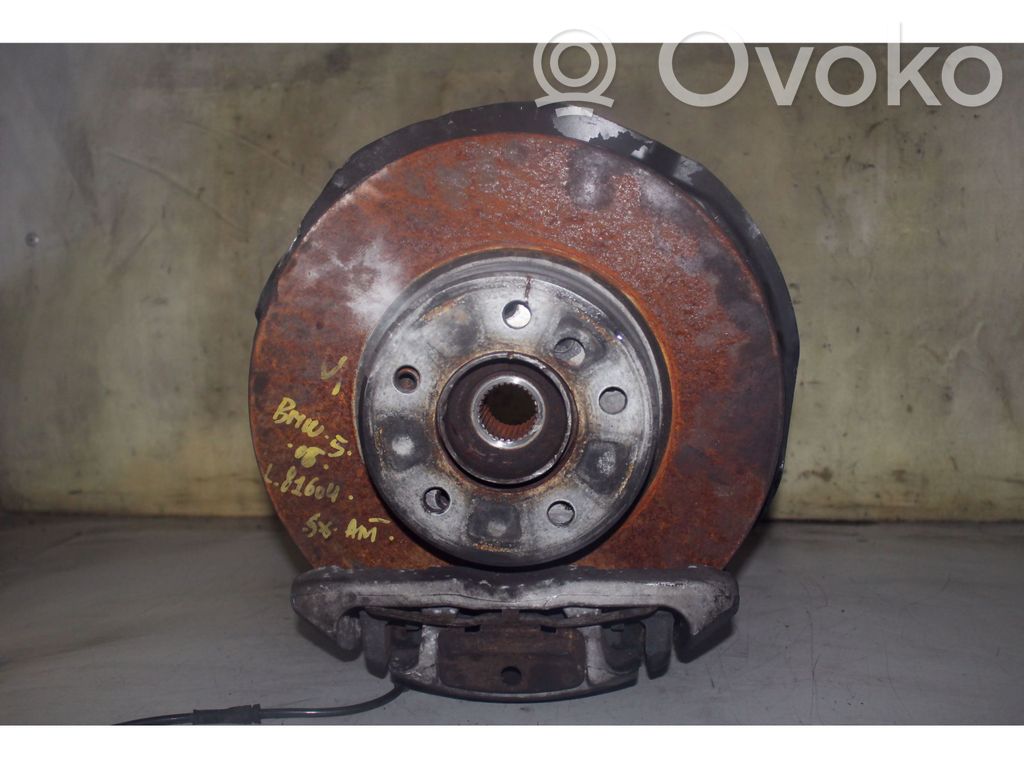 Front wheel hub spindle knuckle