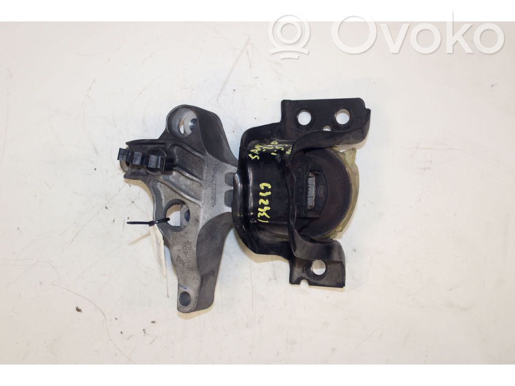 Dacia Sandero II Engine mount bracket 