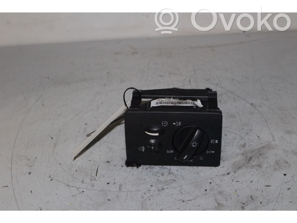 Valokatkaisija   7M5T13A024CA