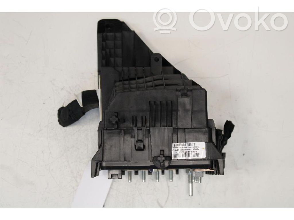 Módulo de fusible   P68437210AA