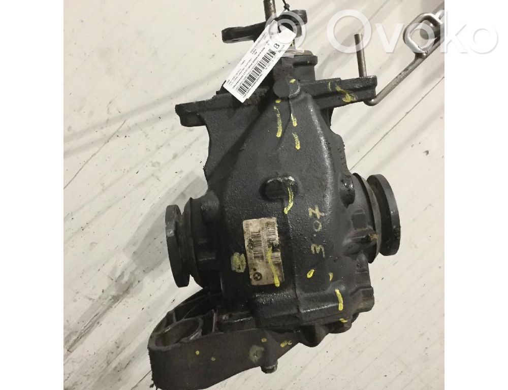 Rear differential   33107566170