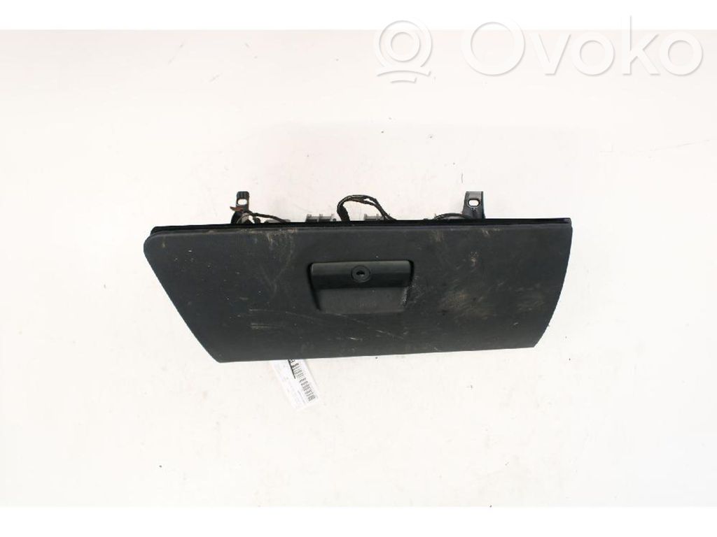 Glove box