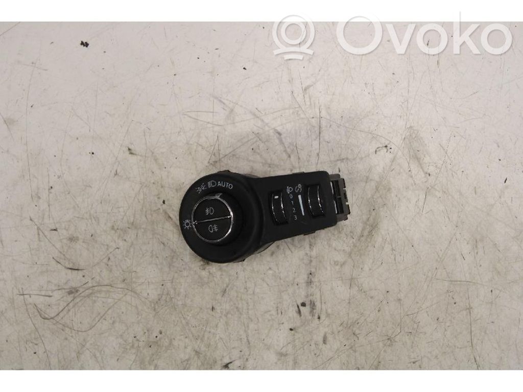 Light switch   06094360600