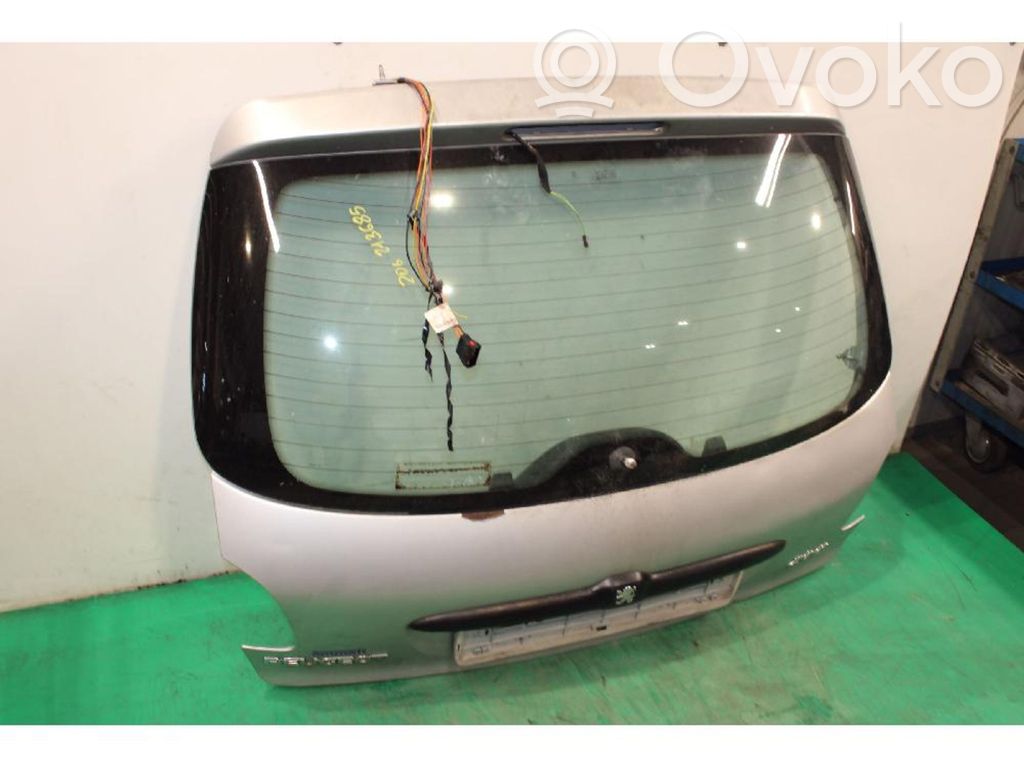 Puerta del maletero/compartimento de carga   8701R5