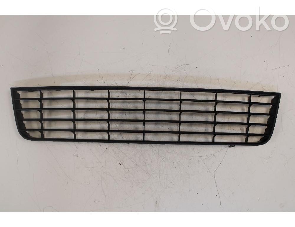 Volkswagen Golf V Rejilla delantera