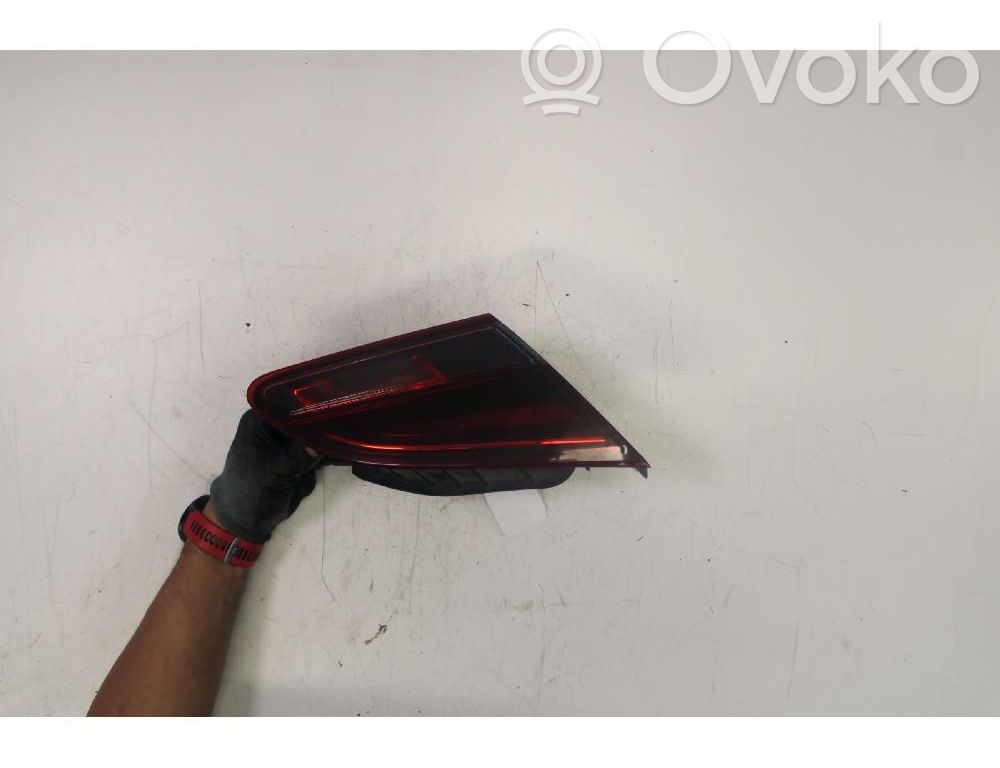 Opel Astra J Lampă spate în capacul portbagajului 