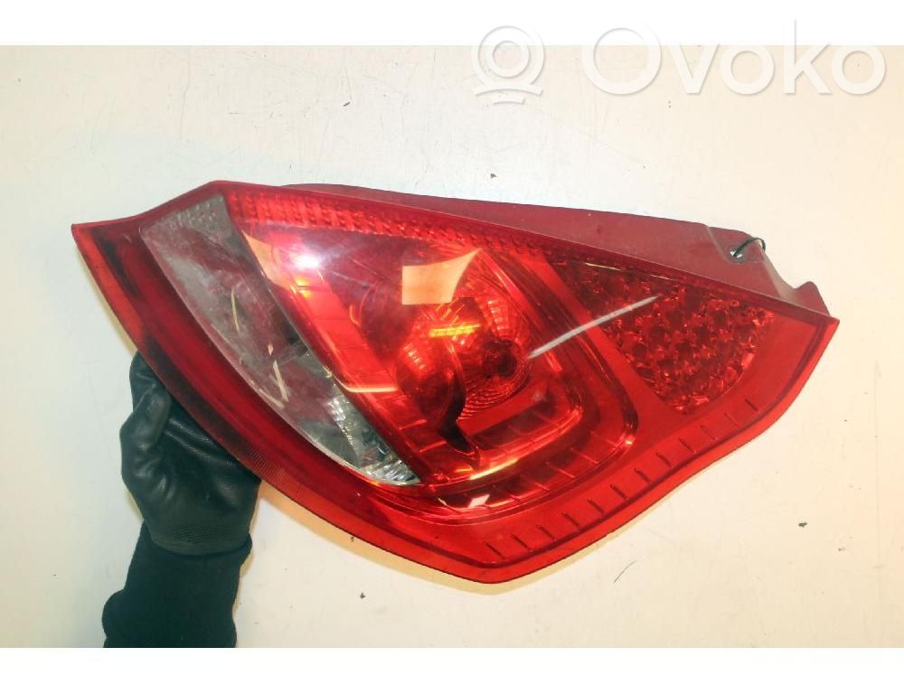 Luz trasera/de freno   8A6113404A,1111489012,1513146,1513152,1709552,478591120,8A6113404AC,8A6113404AD,8A6113404AE,8A6113A602AA,8A6113A602AB,A1648203264,DK5251150