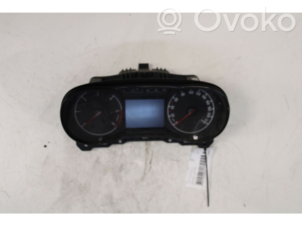 Opel Corsa E Nopeusmittari (mittaristo) 