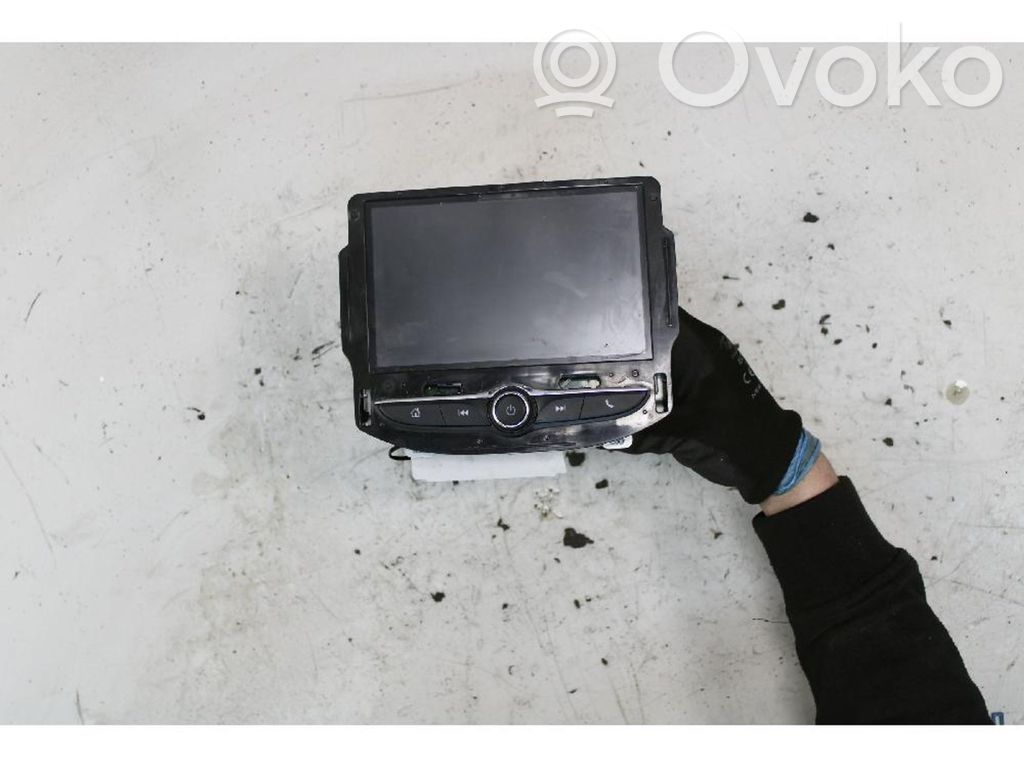 Panel / Radioodtwarzacz CD/DVD/GPS   425180250,42518020
