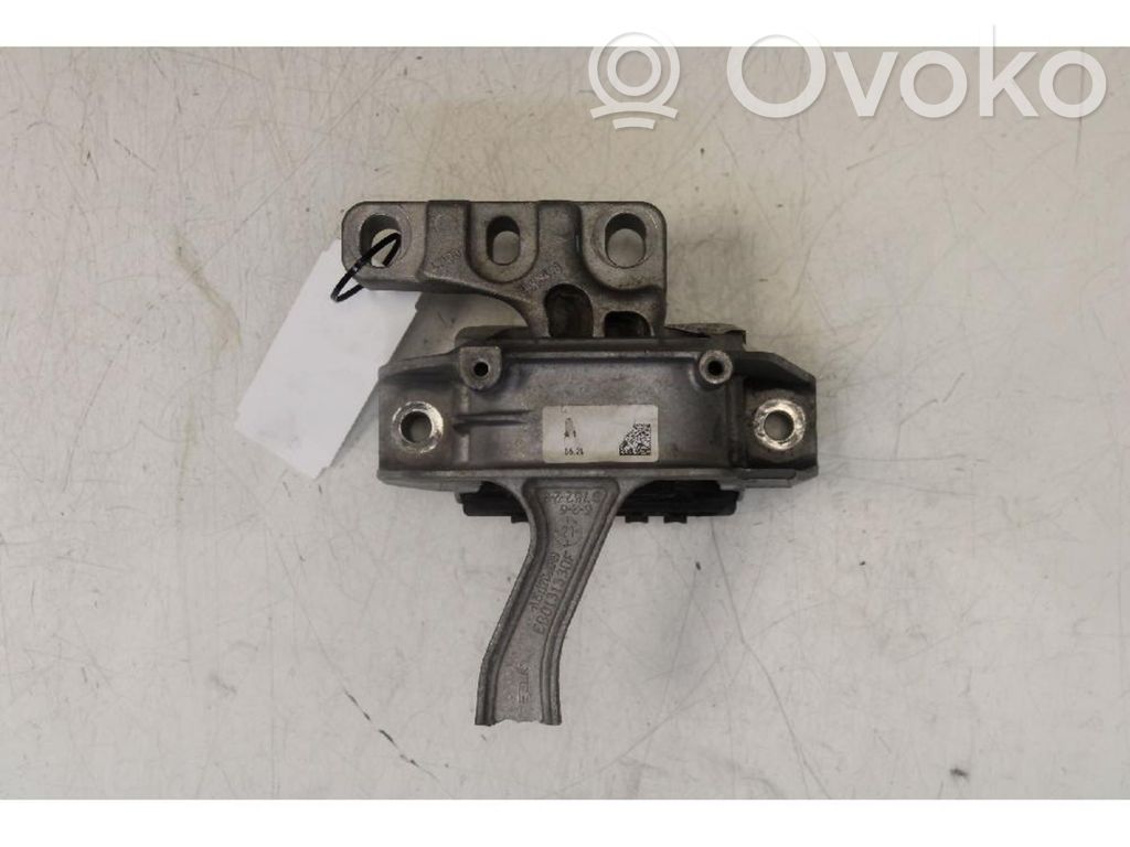 Engine mount bracket   EB0131330F