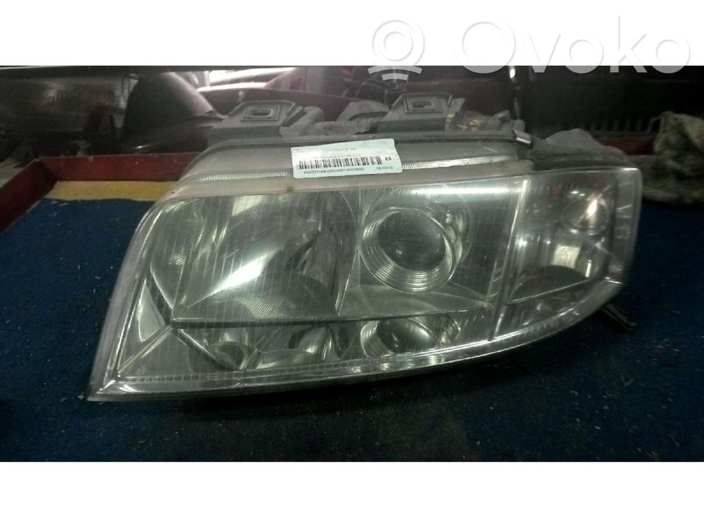 Audi A6 S6 C5 4B Lampa przednia 