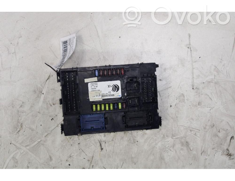 Módulo de fusible   00520780660
