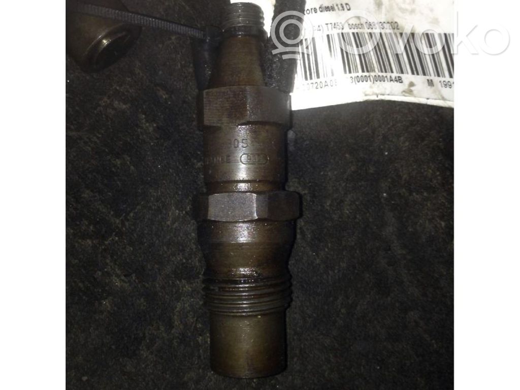Inyector de combustible   068130202