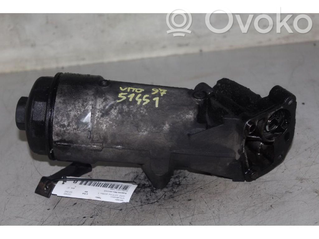 Mercedes-Benz Vito Viano W638 Öljynsuodattimen kannake 