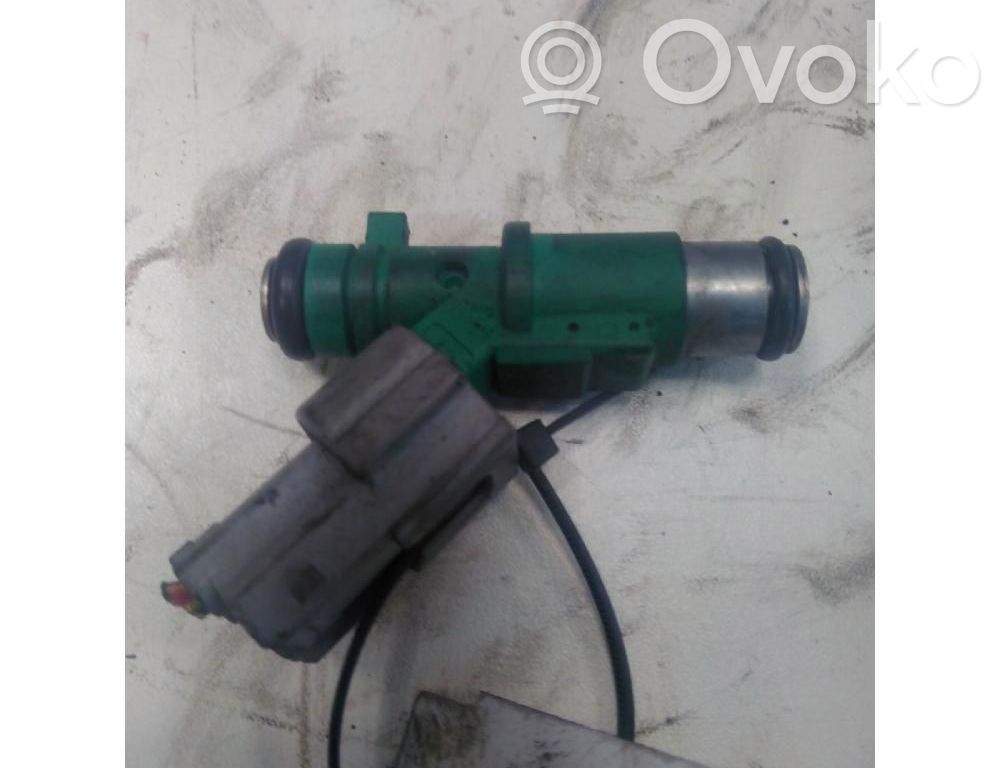 Inyector de combustible   01F023