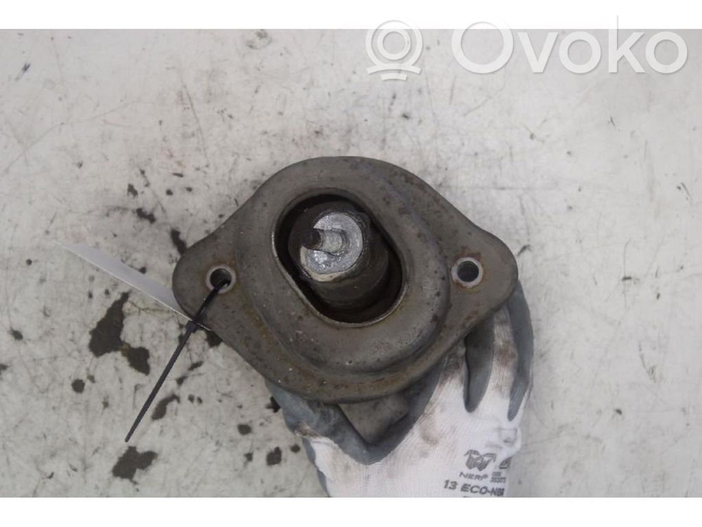 BMW 3 E90 E91 Engine mount bracket 