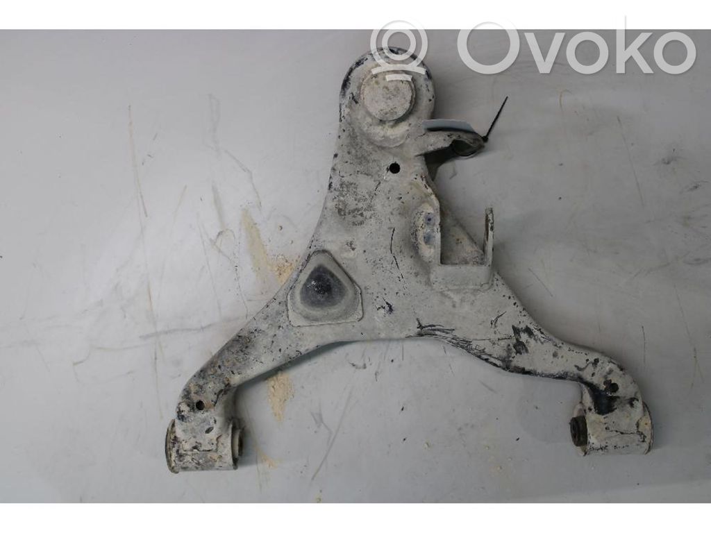 Nissan Navara Braccio di controllo sospensione anteriore inferiore/braccio oscillante 