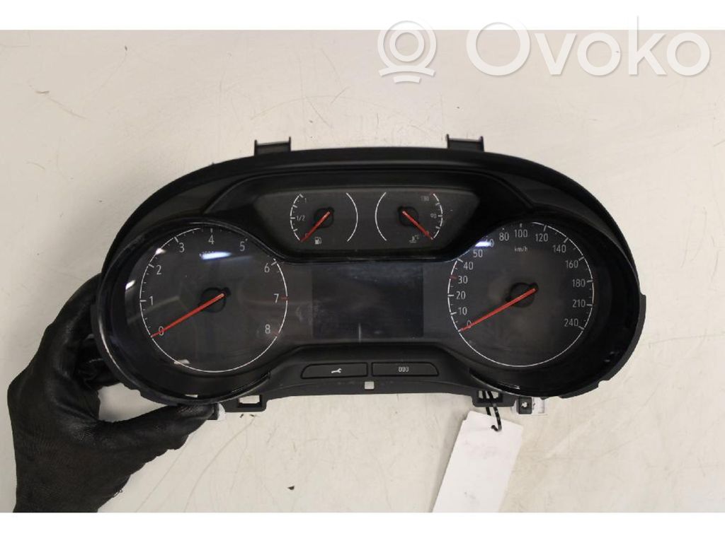 Opel Crossland X Geschwindigkeitsmesser Cockpit 