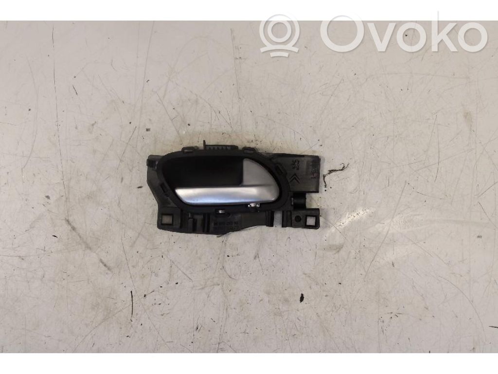 Rear door interior handle