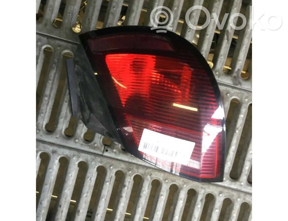Mitsubishi Colt Galinis žibintas kėbule 