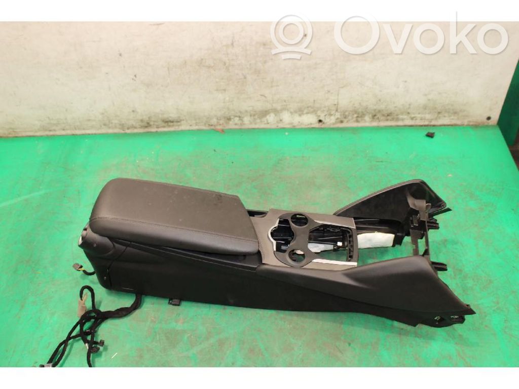 Armrest   PLA,0000,00505461240,01561146440E,01561439580E,02102018,07658,08315,16112018,1730,21766,290917,34,473,621,64,756,7608696,952,ANNE,BZ,COLORA,COLORE,DATE,DIFFUSIONER,E01,EXT,INSALLUM,INT,KW,LCA,LIV,MOB,MOBILETTO,MODAL,NERO,PRESAAUSILIARIA,PRODUCTION,PVC,RB,RETAIL,SEQUENZA,SERIAL,SR1,SUPERSPORT,UCONNECT,VALA,VERSIONE,Y2BRIGLIA