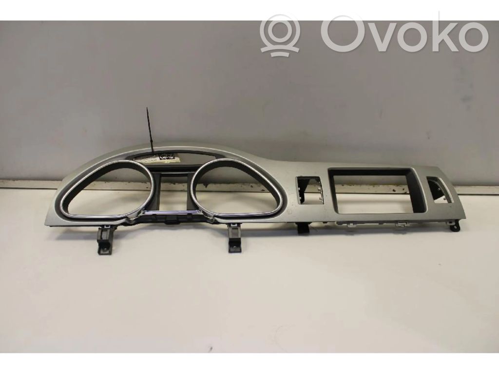 Audi Q7 4L Keskikonsoli 