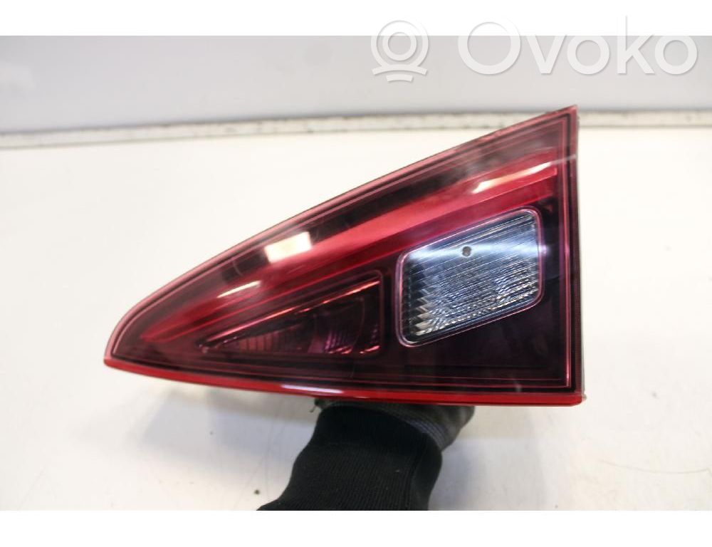 Alfa Romeo Giulia Lampă spate în capacul portbagajului 