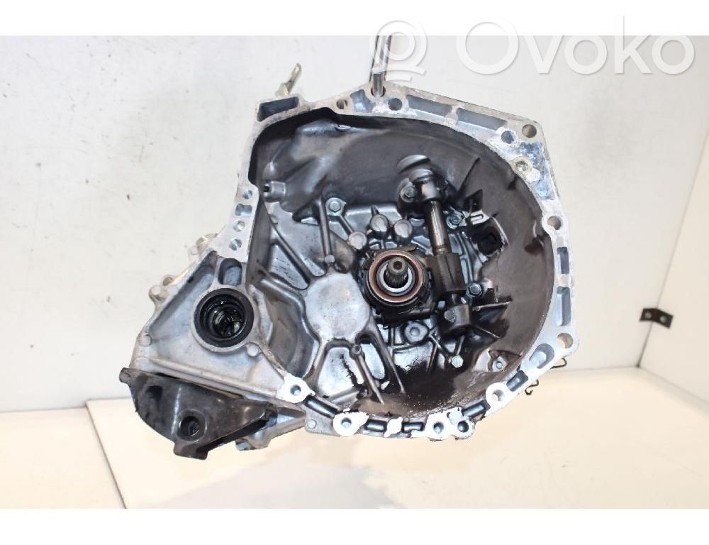 Toyota Aygo AB40 Caja de cambios manual de 5 velocidades