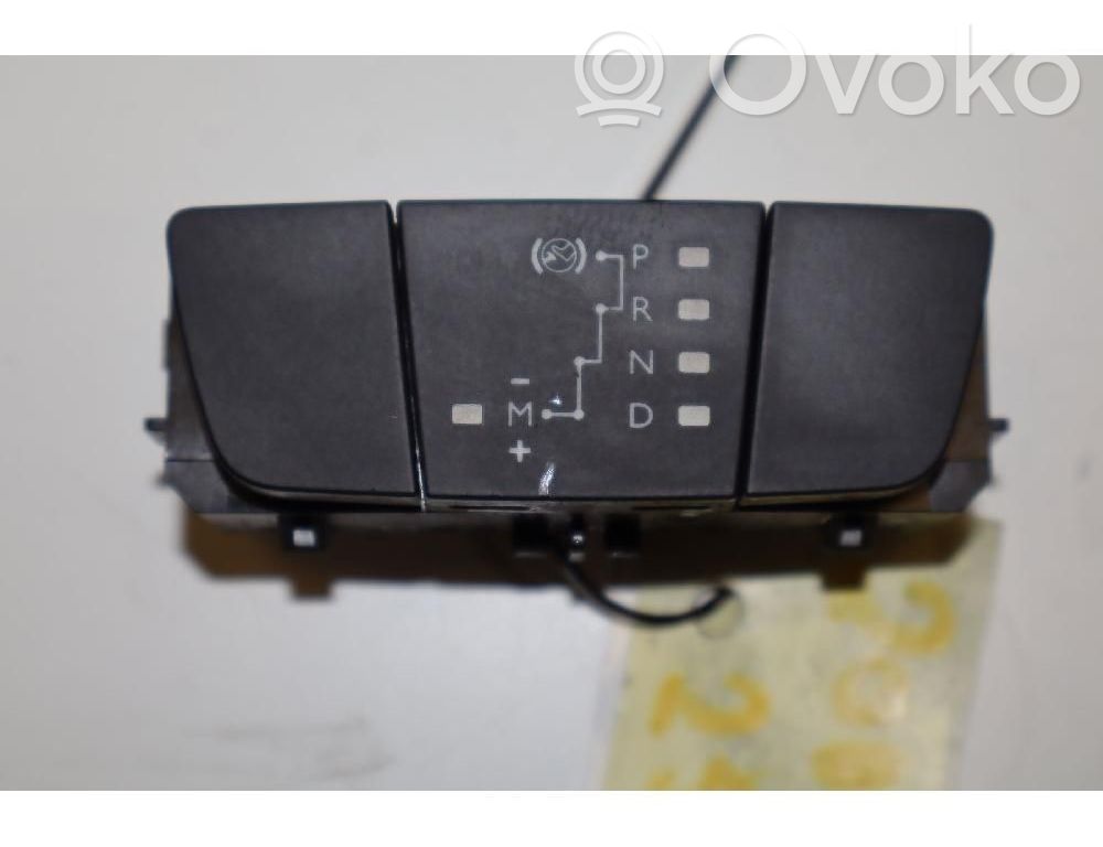 Peugeot 2008 II Interruptor de control multifunción