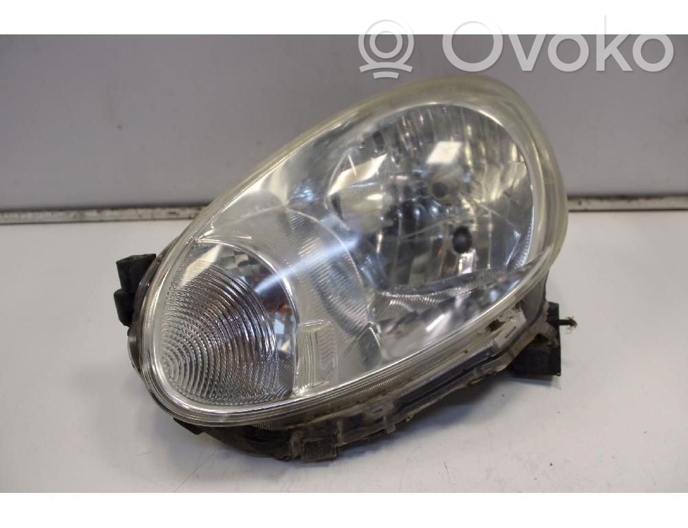 Nissan Micra Lampa przednia 