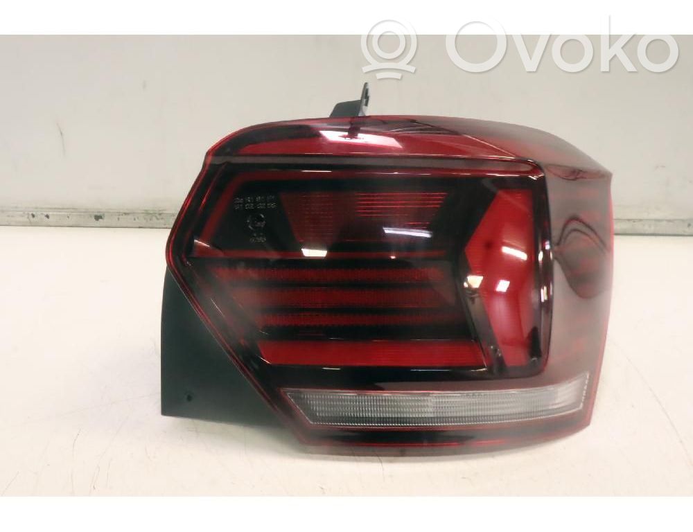 Volkswagen Polo VI Luci posteriori 