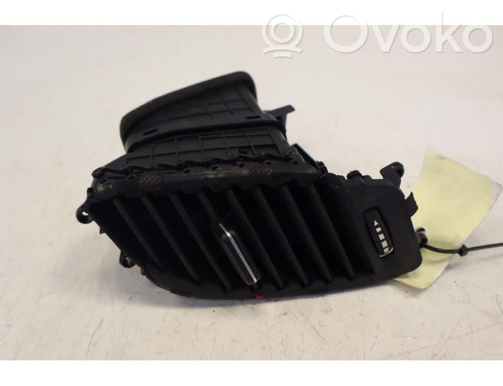 Hyundai i30 Grilă ventilație/ramă laterală bord 