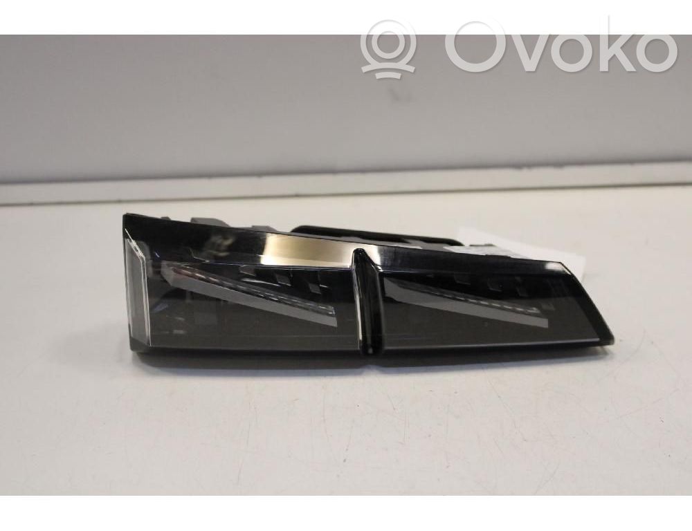 Peugeot 308 Lampă spate în capacul portbagajului 
