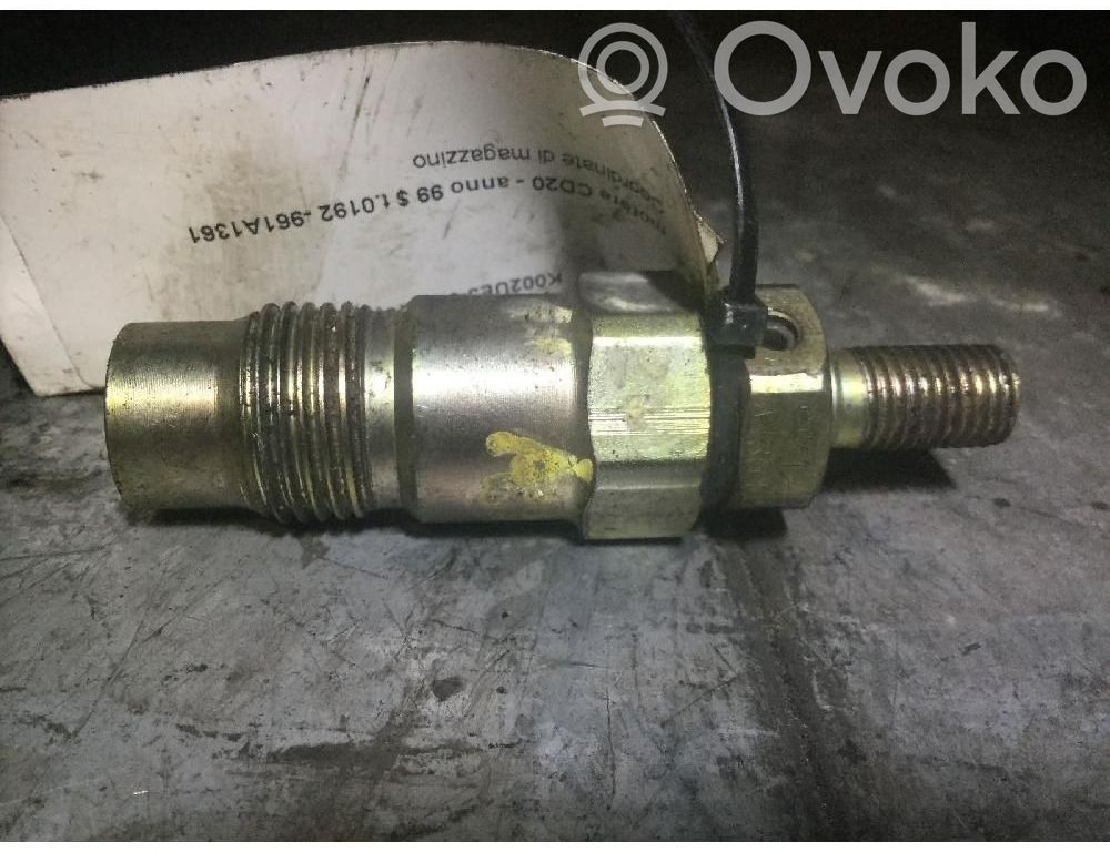 Nissan Almera Inyector de combustible 