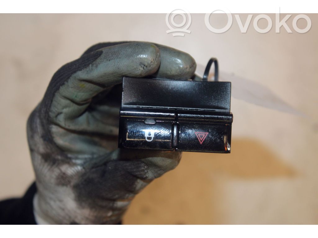 Fiat 500E Botón interruptor de luz de peligro 