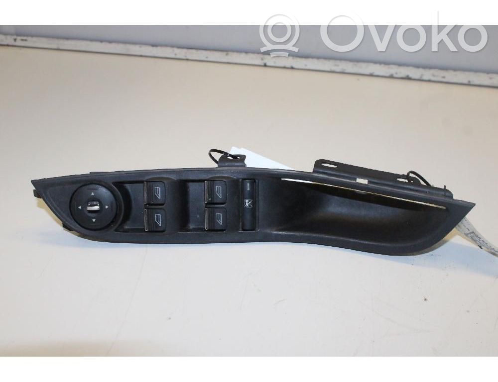 Interruptor del elevalunas eléctrico   AM5T14A132AA