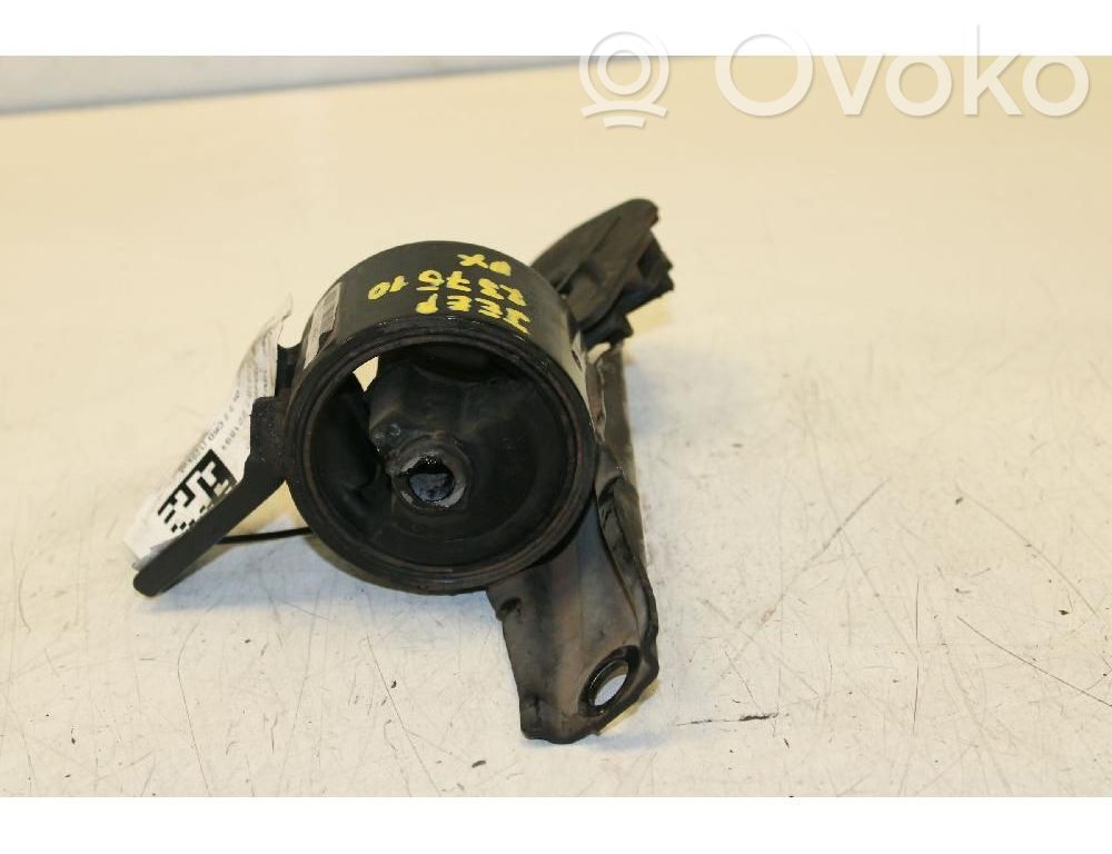 Jeep Patriot Engine mount bracket 